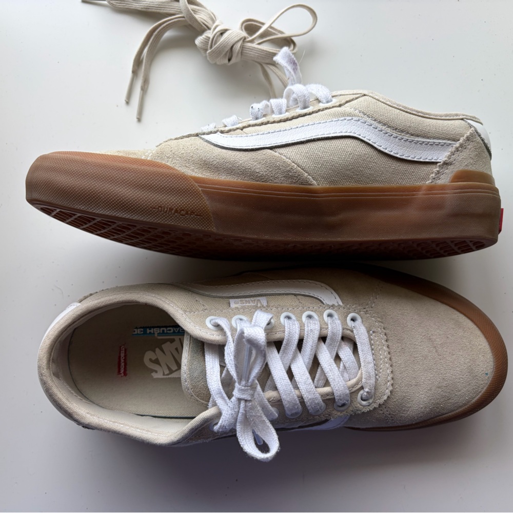 Vans Leather sneaker tan with gum sole